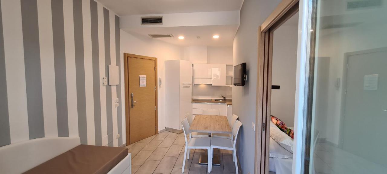 Rubino Apartments A 100Metri Dal Mare Riccione Eksteriør billede