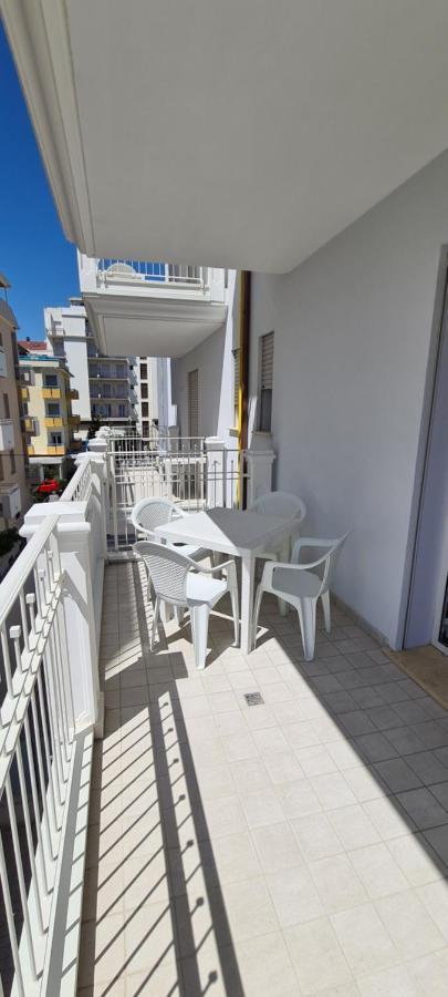 Rubino Apartments A 100Metri Dal Mare Riccione Eksteriør billede