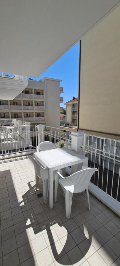 Rubino Apartments A 100Metri Dal Mare Riccione Eksteriør billede