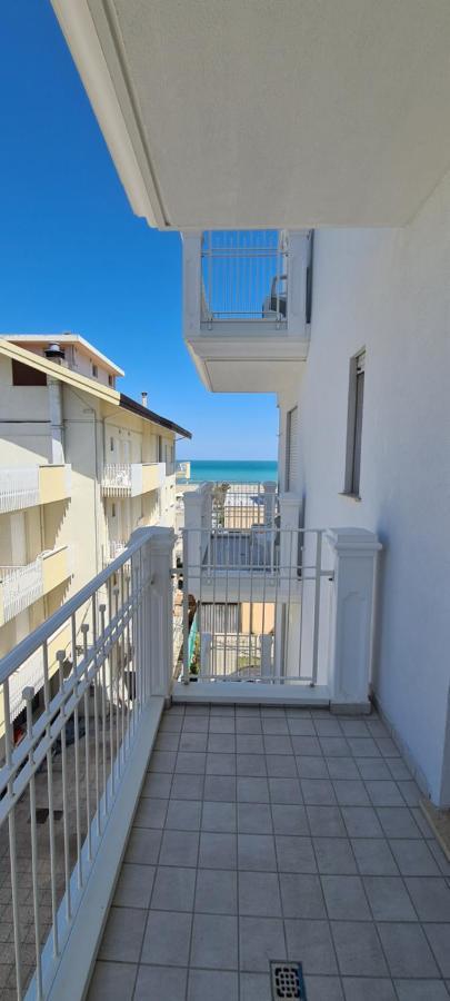 Rubino Apartments A 100Metri Dal Mare Riccione Eksteriør billede